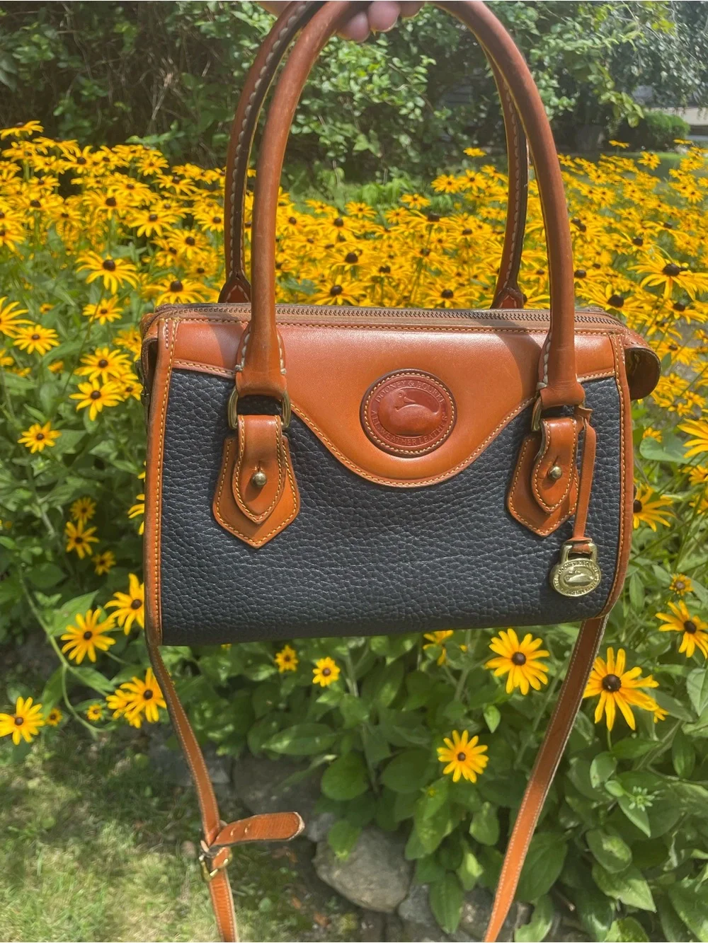 Dooney & Bourke vintage navy and Tan Pebbled Leather all weather Satchel bag 90s